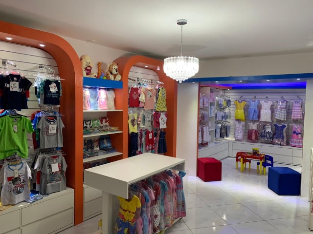 Tesouro da Mamãe com sua loja de moda infantil e acessórios